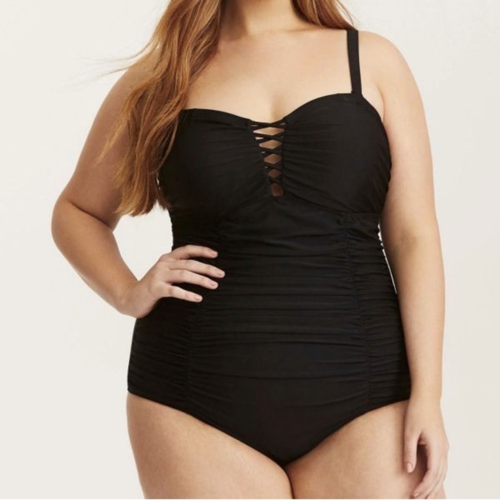 Torrid Slim Fix Lattice Front Ruched Swimsuit Size 4X Wireless One Piece Pin Up